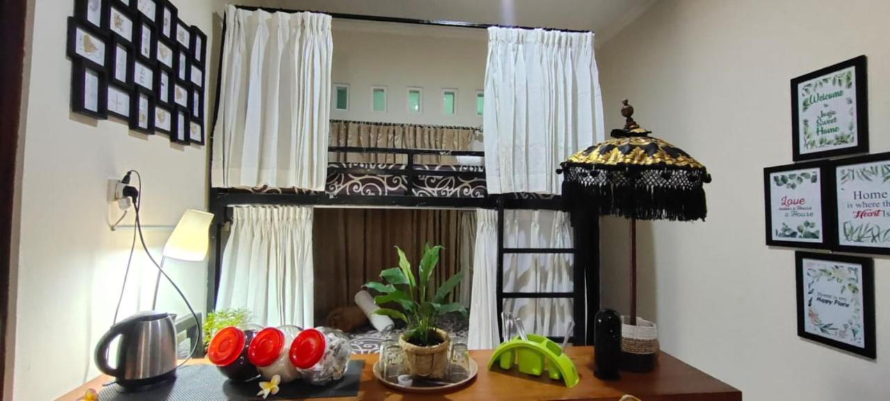 Coliving Jogja Sweet Home Kost Lengkap Di Jogjakarta Exterior foto