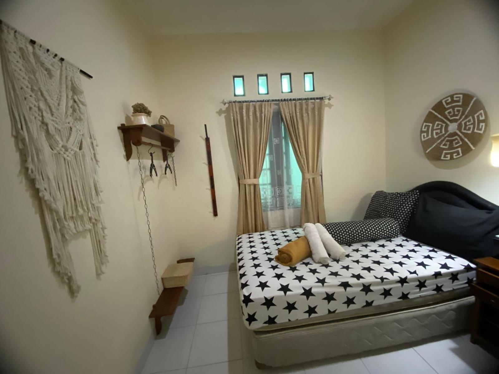 Coliving Jogja Sweet Home Kost Lengkap Di Jogjakarta Quarto foto