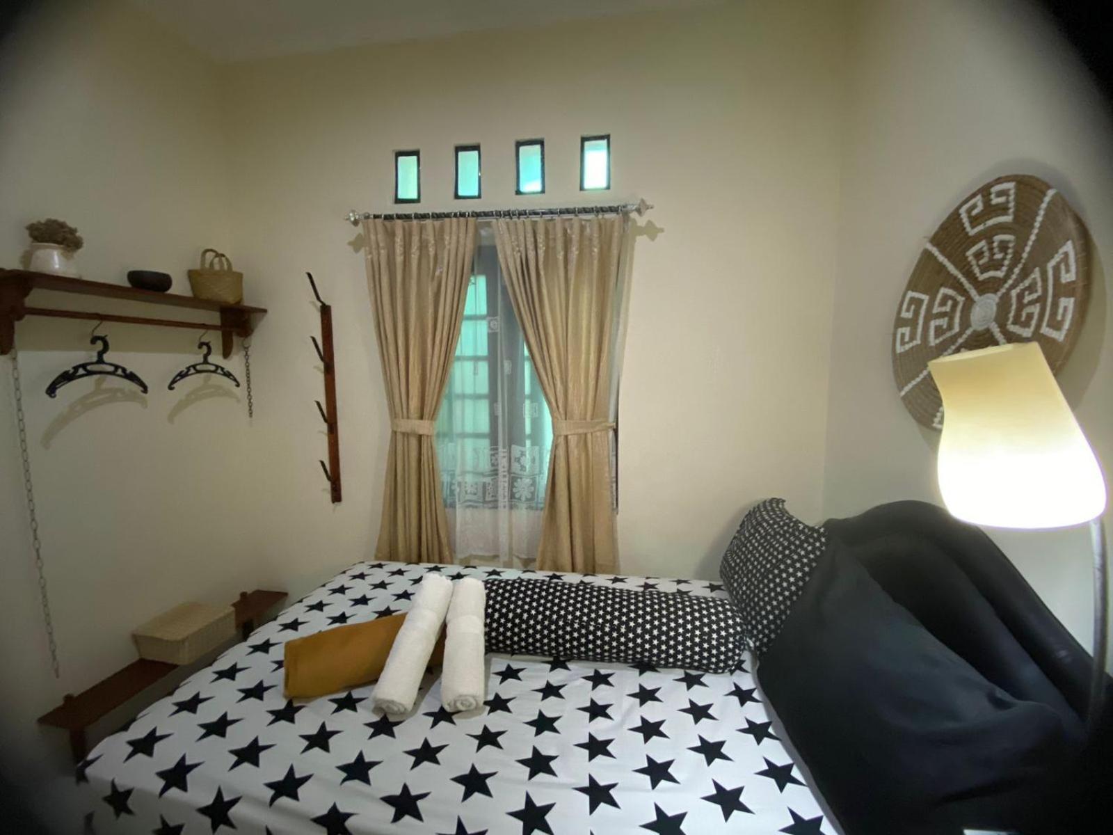 Coliving Jogja Sweet Home Kost Lengkap Di Jogjakarta Quarto foto